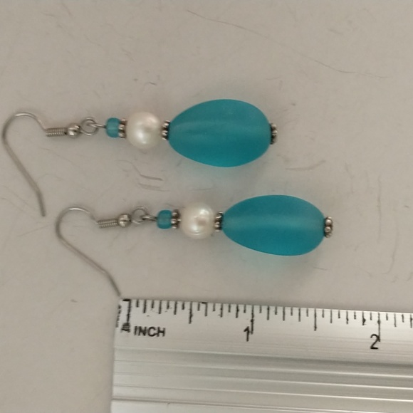 Freshwater pearl and seaglass earrings - Picture 4 of 4